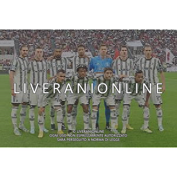 la formazione della Juventus, in piedi da SX Adrien Rabiot, Arkadiusz Krystian Milik, Gleison Bremer, Danilo Luiz Da Silva, Wojciech Szczesny, Dusan Vlahovic e Leonardo Bonucci; in basso da SX Filip Kostic, Juan Cuadrado, Manuel Locatelli e Alex Sandro Milan vs Juventus Milano 08-10-2022 Stadio Giuseppe Meazza - San Siro Campionato Serie A TIM - 9a giornata foto Roberto Garavaglia/ag. Aldo Liverani sas