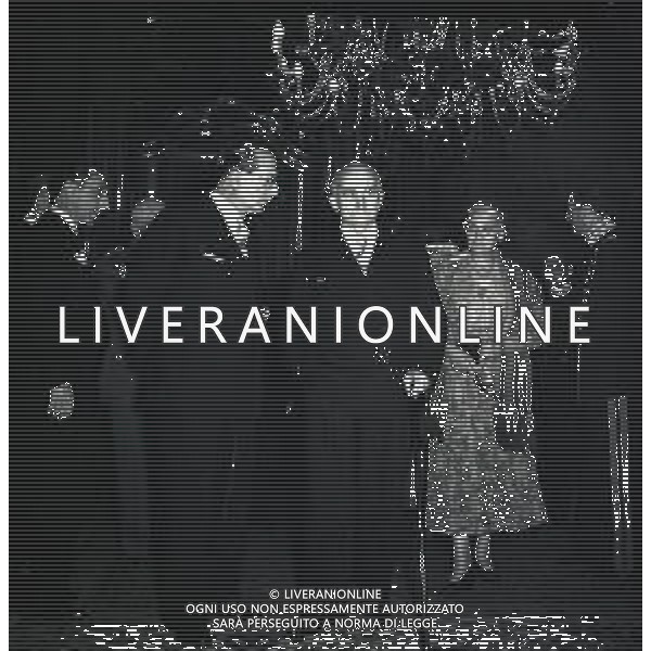 1950-1960 ROMA RICEVIMENTO AL QUIRINALE NELLA FOTO IL RICEVIMENTO AL QUIRINALE SONO PRESENTI- ON GIULIO ANDREOTTI-PALMA BUCARELLI- ON. PELLA- PREISDENTE EINAUDI LUIGI-AMBASCIATORE RUSSO BOGOMOLOV-CONTE PICCOLOMINI-DE GASPERI-SEN PORZIO-AMB TEDESCO VON BRENTANO-ON CARANDINI-ON-CAMPILLI-ON SALOMONE-ON TOGNI-ON PACCIARDI CON SIGNORA-AMBASCIATORE INGLESE-ON MOLE\'-COL BARACCHINI-ON SCELBA-ON DE NICOLA-ON GRONCHI FOTO SANDRO VESPASIANI-AG ALDO LIVERANI SAS