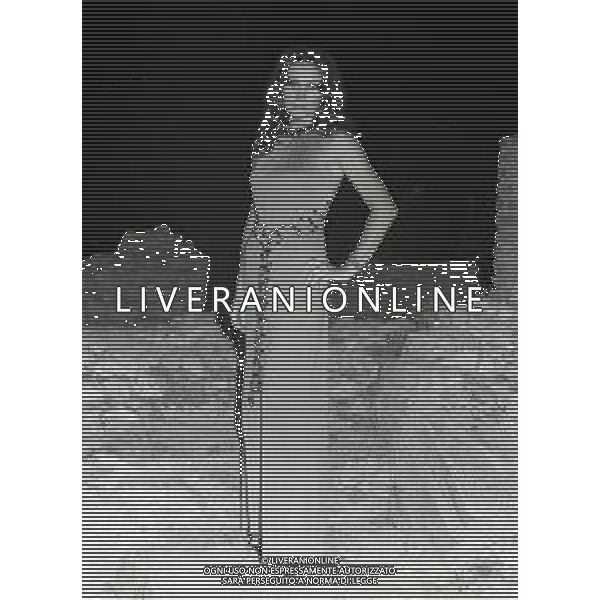 RETROSPETTIVA PAVLO LILIANA ATTRICE NELLA FOTO PAVLO LILIANA A TAORMINA NELL\'ANNO 1972 AG ALDO LIVERANI SAS