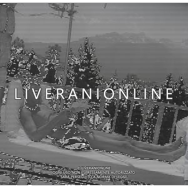 RETROSPETTIVA DE DORIGO MARCELLO FONDISTA NELLA FOTO MARCELLO DE DORIGO A CORTINA D\'AMPEZZO IN CONVALESCENZA DOPO L\'INFORTUNIO NELL\'ANNO 1965 AG ALDO LIVERANI SAS