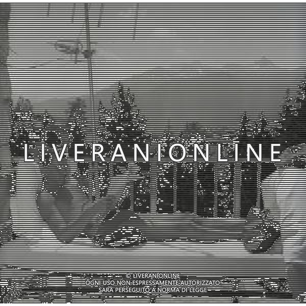 RETROSPETTIVA DE DORIGO MARCELLO FONDISTA NELLA FOTO MARCELLODE DORIGO A CORTINA D\'AMPEZZO IN CONVALESCENZA DOPO L\'INFORTUNIO NELL\'ANNO 1965 AG ALDO LIVERANI SAS