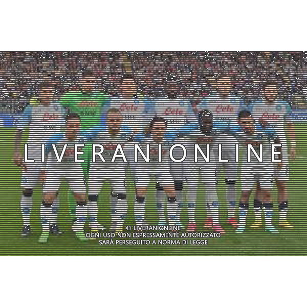 TVRG Cremonese vs Napoli nella foto la formazione del Napoli, i piedi da SX Giovanni Di Lorenzo, Alex Meret, Kim Min-Jae, Andre\' Franck Zambo Anguissa, Amir Rrahmani e Khvicha Kvaratskhelia; in basso da SX Giacomo Raspadori, Stanislav Lobotka, Mario Rui, Tanguy Ndombele e Matteo Politano Cremona 09-10-2022 Stadio Giovanni Zini Campionato Serie A TIM - 9a giornata foto Roberto Garavaglia/ag. Aldo Liverani sas