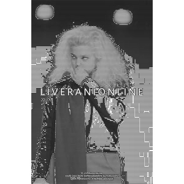 NIKKA COSTA CANTANTE RETROSPETTIVA NELLA FOTO AL FESTIVAL DI SANREMO NELL\'ANNO 1990 AG ALDO LIVERANI SAS