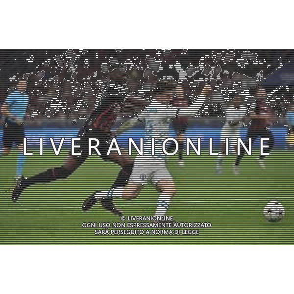 l\'intervento di Fikayo Tomori (Milan) su Mason Mount (Chelsea) in area giudicato da rigore ed espulsione Milan vs Chelsea Milano 11-10-2022 Stadio Giuseppe Meazza - San Siro UEFA Champions League fase a gironi gruppo E - 4a giornata foto Roberto Garavaglia/ag. Aldo Liverani sas / AGENZIA ALDO LIVERANI SAS