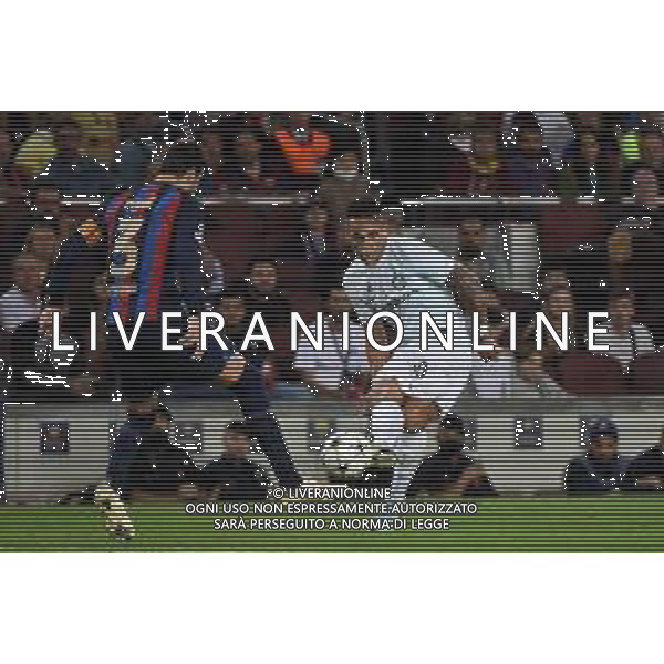 Lautaro Martinez (Inter) serve a Robin Gosens (Inter) la palla per il gol del 3 a 2 Barcellona vs Inter Barcellona (SPA) 12-10-2022 Stadio Camp Nou UEFA Champions League fase a gironi gruppo C - 4a giornata foto Roberto Garavaglia/ag. Aldo Liverani sas / AGENZIA ALDO LIVERANI SAS