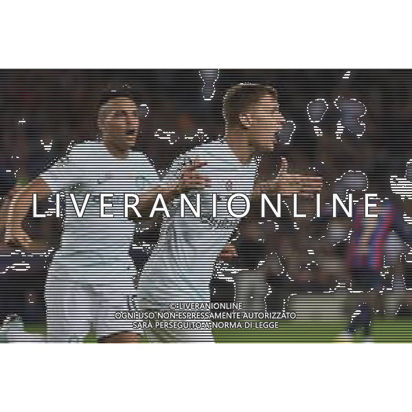 Nicolo\' Barella (Inter) e sulla SX Lautaro Martinez (Inter) esultano dopo il gol dell\'1 a 1 Barcellona vs Inter Barcellona (SPA) 12-10-2022 Stadio Camp Nou UEFA Champions League fase a gironi gruppo C - 4a giornata foto Roberto Garavaglia/ag. Aldo Liverani sas / AGENZIA ALDO LIVERANI SAS