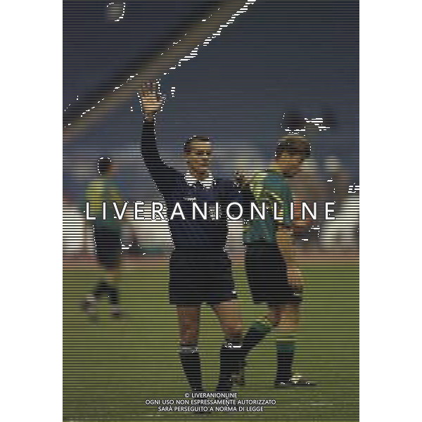 16-12-1997 RIYAD-CONFEDERATION CUP ARABIA SAUDITA-AUSTRALIA 1-0 NELLA FOTO ARBITRO JAVIER CASTRILLI AG ALDO LIVERANI SAS