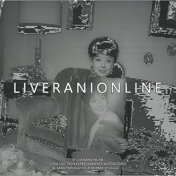 RETROSPETTIVA MARISA DEL FRATE ATTRICE NELLA FOTO MARISA DEL FRATE A MILANO NELL\'ANNO 1964  AG ALDO LIVERANI SAS 