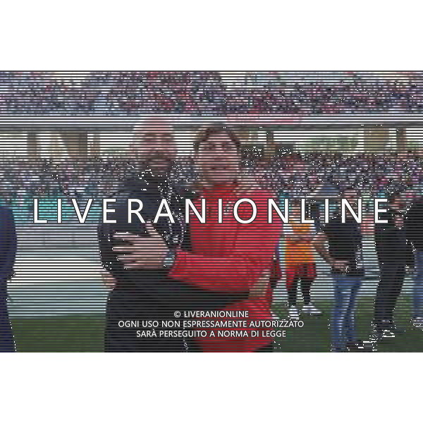 BARI - ASCOLI CAMPIONATO CALCIO SERIE BKT 15.10.2022 NELLA FOTO L\'ALLENATORE CRISTIAN BUCCHI CON MICHELE MIGNANI ©SERINO / AGENZIA ALDO LIVERANI SAS