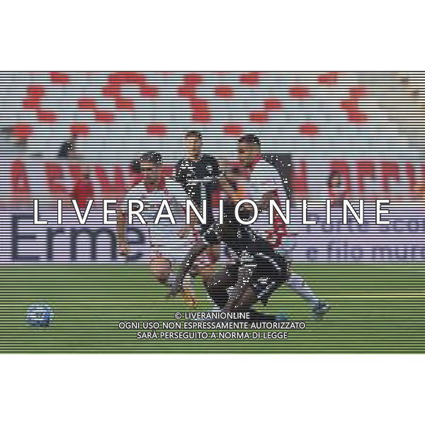 BARI - ASCOLI CAMPIONATO CALCIO SERIE BKT 15.10.2022 NELLA FOTO CONTRASTO DI GIOCO - GONDO DIOMANDE ©SERINO / AGENZIA ALDO LIVERANI SAS