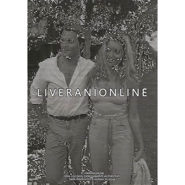 RETROSPETTIVA ELEONORA VALLONE ATTRICE NELLA FOTO ELEONORA VALLONE NELL\'ANNO 1981 A VENEZIA CON SAVERIO VALLONE AG ALDO LIVERANI SAS