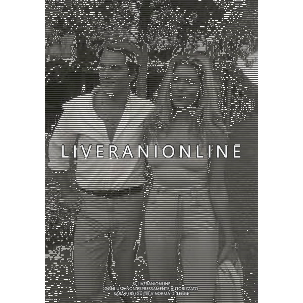 RETROSPETTIVA ELEONORA VALLONE ATTRICE NELLA FOTO ELEONORA VALLONE NELL\'ANNO 1981 A VENEZIA CON SAVERIO VALLONE AG ALDO LIVERANI SAS