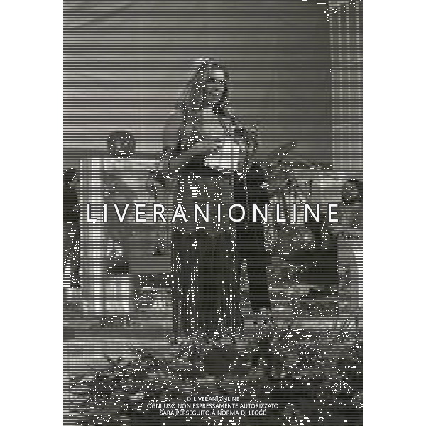 RETROSPETTIVA ELEONORA VALLONE ATTRICE NELLA FOTO ELEONORA VALLONE NELL\'ANNO 1981 A SANREMO AG ALDO LIVERANI SAS 