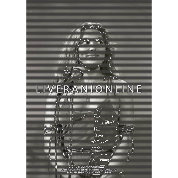 RETROSPETTIVA ELEONORA VALLONE ATTRICE NELLA FOTO ELEONORA VALLONE NELL\'ANNO 1981 A SANREMO AG ALDO LIVERANI SAS 