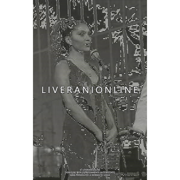 RETROSPETTIVA ELEONORA VALLONE ATTRICE NELLA FOTO ELEONORA VALLONE NELL\'ANNO 1981 A SANREMO AG ALDO LIVERANI SAS 