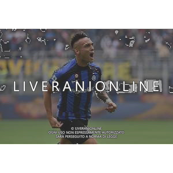 Lautaro Martinez (Inter) esulta dopo il gol dell\'1 a 0 Inter vs Salernitana Milano 16-10-2022 Stadio Giuseppe Meazza - San Siro Campionato Serie A TIM - 10a giornata foto Roberto Garavaglia/ag. Aldo Liverani sas / AGENZIA ALDO LIVERANI SAS