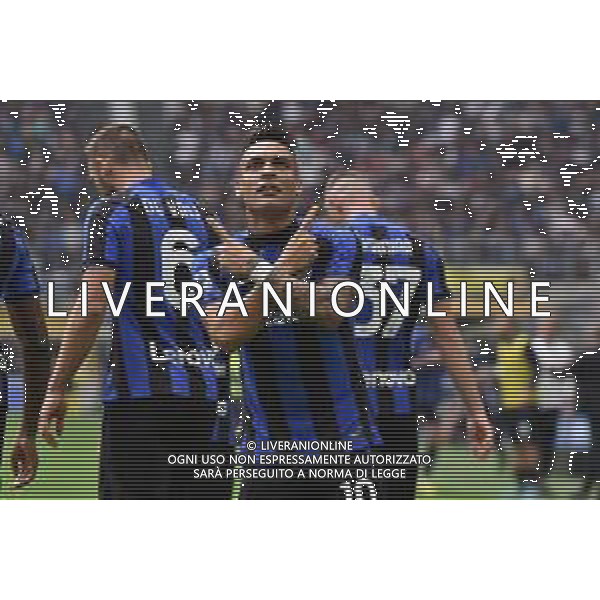Lautaro Martinez (Inter) esulta dopo il gol dell\'1 a 0 Inter vs Salernitana Milano 16-10-2022 Stadio Giuseppe Meazza - San Siro Campionato Serie A TIM - 10a giornata foto Roberto Garavaglia/ag. Aldo Liverani sas / AGENZIA ALDO LIVERANI SAS