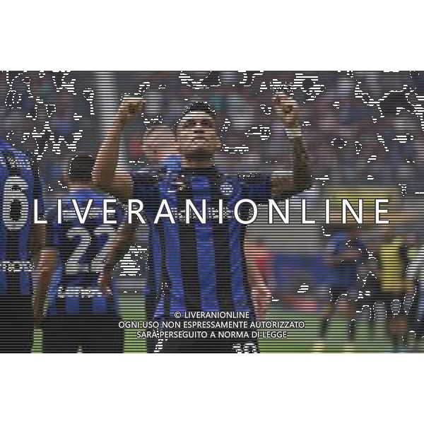 Lautaro Martinez (Inter) esulta dopo il gol dell\'1 a 0 Inter vs Salernitana Milano 16-10-2022 Stadio Giuseppe Meazza - San Siro Campionato Serie A TIM - 10a giornata foto Roberto Garavaglia/ag. Aldo Liverani sas / AGENZIA ALDO LIVERANI SAS