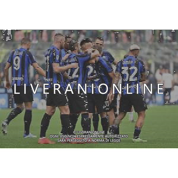 esultanza Inter dopo il gol del 2 a 0 Nicolo\' Barella Inter vs Salernitana Milano 16-10-2022 Stadio Giuseppe Meazza - San Siro Campionato Serie A TIM - 10a giornata foto Roberto Garavaglia/ag. Aldo Liverani sas / AGENZIA ALDO LIVERANI SAS