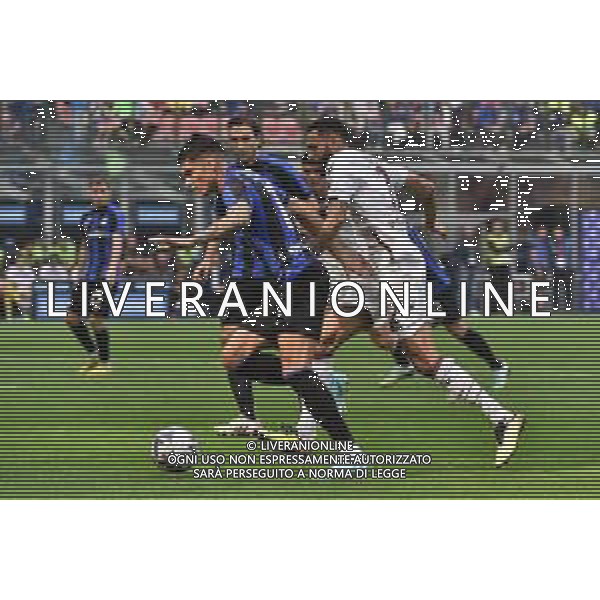Joaquin Correa (Inter) e Dylan Bronn (Salernitana) Inter vs Salernitana Milano 16-10-2022 Stadio Giuseppe Meazza - San Siro Campionato Serie A TIM - 10a giornata foto Roberto Garavaglia/ag. Aldo Liverani sas / AGENZIA ALDO LIVERANI SAS