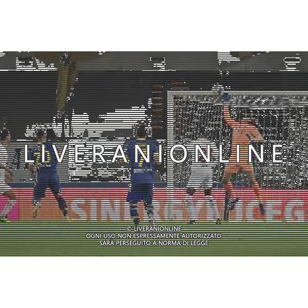 Roberto Piccoli (Hellas Verona) occasione da gol colpisce la traversa Hellas Verona vs Milan Verona 16-10-2022 Stadio Marcantonio Bentegodi Campionato Serie A TIM - 10a giornata foto Roberto Garavaglia/ag. Aldo Liverani sas/ AGENZIA ALDO LIVERANI SAS