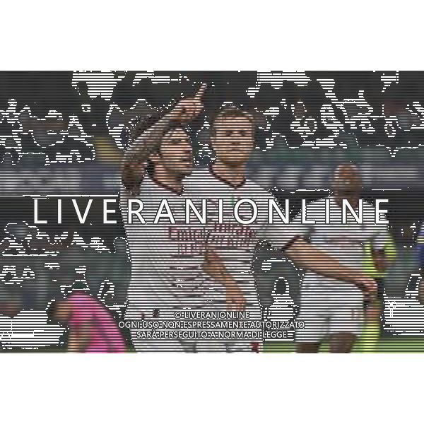Sandro Tonali (Milan) e Tommaso Pobega (Milan) esultano dopo il gol del 2 a 1 Hellas Verona vs Milan Verona 16-10-2022 Stadio Marcantonio Bentegodi Campionato Serie A TIM - 10a giornata foto Roberto Garavaglia/ag. Aldo Liverani sas/ AGENZIA ALDO LIVERANI SAS
