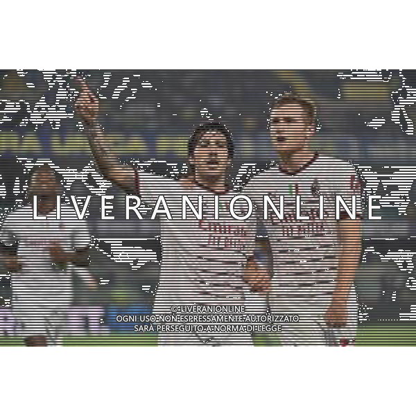 Sandro Tonali (Milan) e Tommaso Pobega (Milan) esultano dopo il gol del 2 a 1 Hellas Verona vs Milan Verona 16-10-2022 Stadio Marcantonio Bentegodi Campionato Serie A TIM - 10a giornata foto Roberto Garavaglia/ag. Aldo Liverani sas/ AGENZIA ALDO LIVERANI SAS
