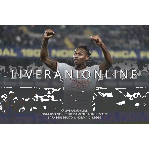 Rafael Leao (Milan) esulta dopo il gol del 2 a 1 di Sandro Tonali (Milan) Hellas Verona vs Milan Verona 16-10-2022 Stadio Marcantonio Bentegodi Campionato Serie A TIM - 10a giornata foto Roberto Garavaglia/ag. Aldo Liverani sas/ AGENZIA ALDO LIVERANI SAS