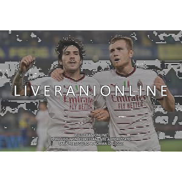 Sandro Tonali (Milan) SX e Tommaso Pobega (Milan) DX esultano dopo il gol del 2 a 1 Hellas Verona vs Milan Verona 16-10-2022 Stadio Marcantonio Bentegodi Campionato Serie A TIM - 10a giornata foto Roberto Garavaglia/ag. Aldo Liverani sas