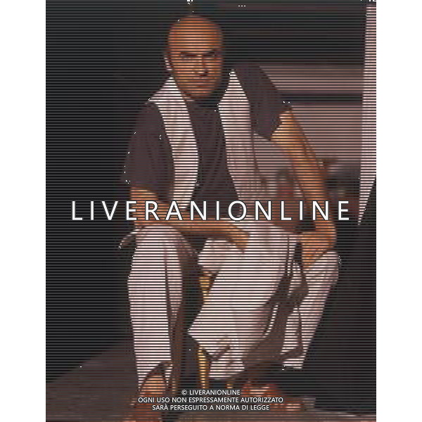RETROSPETTIVA IVANO MARESCOTTI ATTORE E REGISTA TEATRALE NELLA FOTO IVANO MARESCOTTI IN SALA DI POSA NELL\'ANNO 2000 AG ALDO LIVERANI SAS