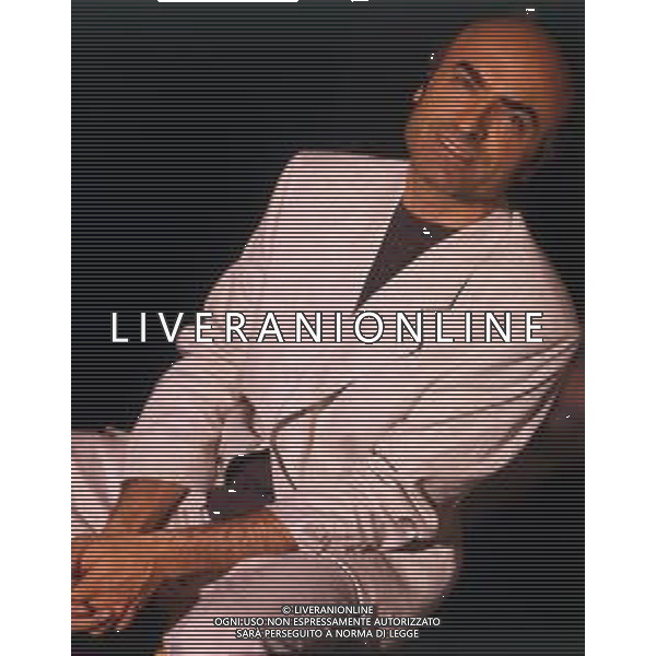 RETROSPETTIVA IVANO MARESCOTTI ATTORE E REGISTA TEATRALE NELLA FOTO IVANO MARESCOTTI IN SALA DI POSA NELL\'ANNO 2000 AG ALDO LIVERANI SAS
