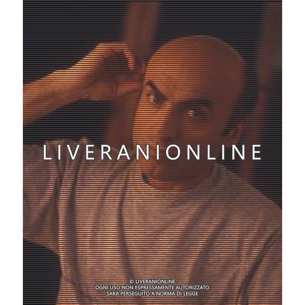 RETROSPETTIVA IVANO MARESCOTTI ATTORE E REGISTA TEATRALE NELLA FOTO IVANO MARESCOTTI IN SALA DI POSA NELL\'ANNO 2000 AG ALDO LIVERANI SAS