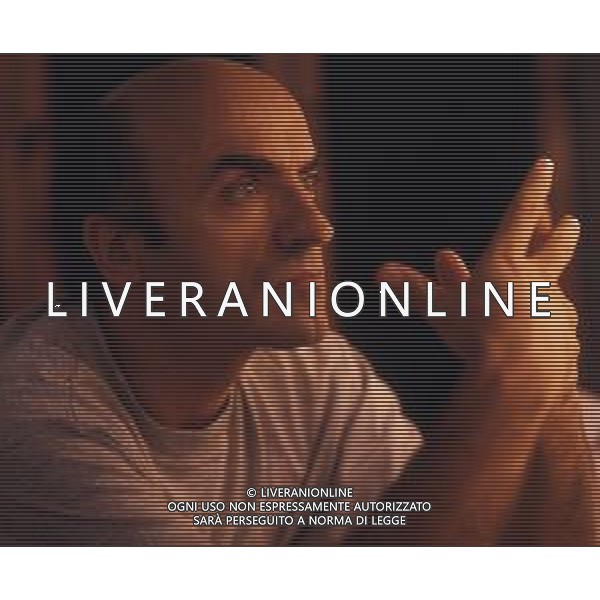 RETROSPETTIVA IVANO MARESCOTTI ATTORE E REGISTA TEATRALE NELLA FOTO IVANO MARESCOTTI IN SALA DI POSA NELL\'ANNO 2000 AG ALDO LIVERANI SAS