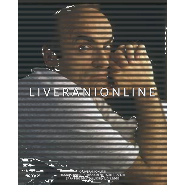 RETROSPETTIVA IVANO MARESCOTTI ATTORE E REGISTA TEATRALE NELLA FOTO IVANO MARESCOTTI IN SALA DI POSA NELL\'ANNO 2000 AG ALDO LIVERANI SAS