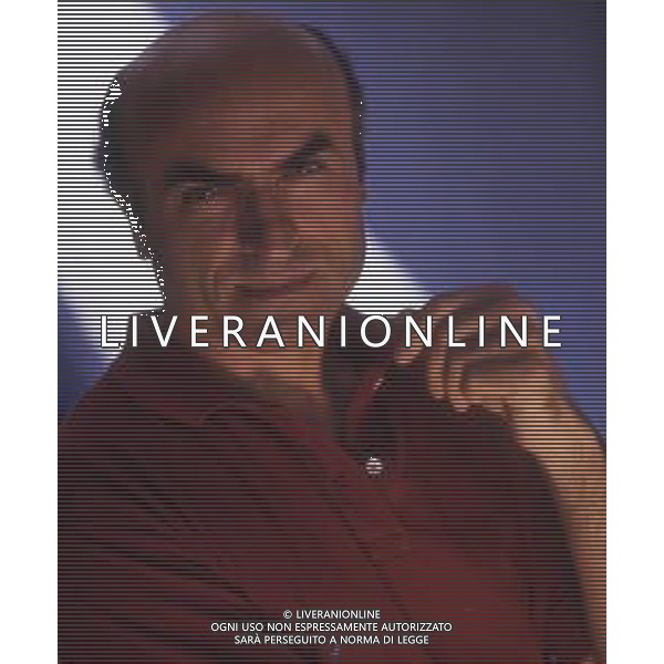 RETROSPETTIVA IVANO MARESCOTTI ATTORE E REGISTA TEATRALE NELLA FOTO IVANO MARESCOTTI IN SALA DI POSA NELL\'ANNO 2000 AG ALDO LIVERANI SAS