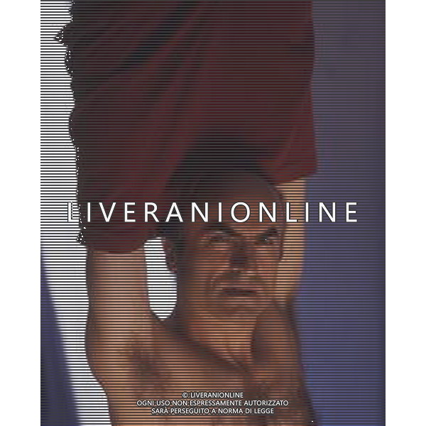 RETROSPETTIVA IVANO MARESCOTTI ATTORE E REGISTA TEATRALE NELLA FOTO IVANO MARESCOTTI IN SALA DI POSA NELL\'ANNO 2000 AG ALDO LIVERANI SAS