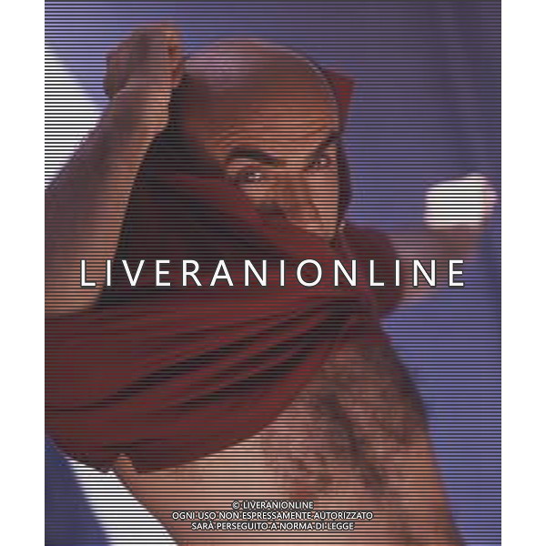 RETROSPETTIVA IVANO MARESCOTTI ATTORE E REGISTA TEATRALE NELLA FOTO IVANO MARESCOTTI IN SALA DI POSA NELL\'ANNO 2000 AG ALDO LIVERANI SAS