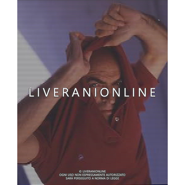 RETROSPETTIVA IVANO MARESCOTTI ATTORE E REGISTA TEATRALE NELLA FOTO IVANO MARESCOTTI IN SALA DI POSA NELL\'ANNO 2000 AG ALDO LIVERANI SAS