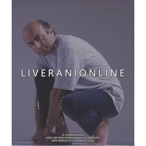 RETROSPETTIVA IVANO MARESCOTTI ATTORE E REGISTA TEATRALE NELLA FOTO IVANO MARESCOTTI IN SALA DI POSA NELL\'ANNO 2000 AG ALDO LIVERANI SAS