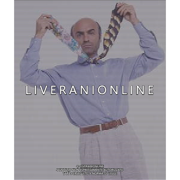 RETROSPETTIVA IVANO MARESCOTTI ATTORE E REGISTA TEATRALE NELLA FOTO IVANO MARESCOTTI IN SALA DI POSA NELL\'ANNO 2000 AG ALDO LIVERANI SAS