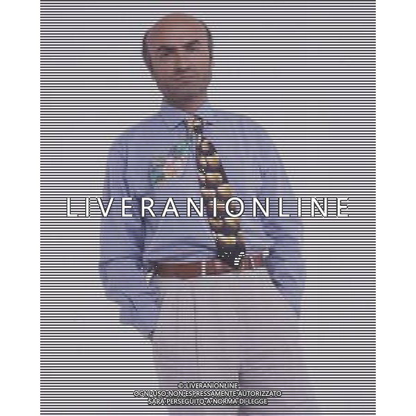 RETROSPETTIVA IVANO MARESCOTTI ATTORE E REGISTA TEATRALE NELLA FOTO IVANO MARESCOTTI IN SALA DI POSA NELL\'ANNO 2000 AG ALDO LIVERANI SAS