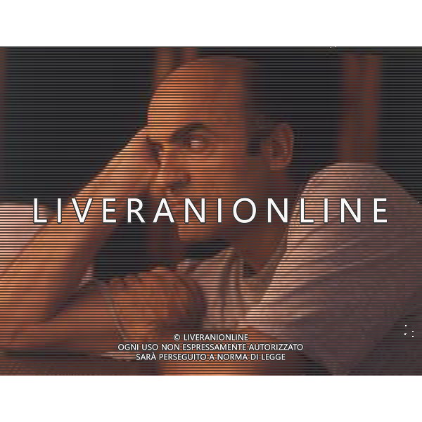 RETROSPETTIVA IVANO MARESCOTTI ATTORE E REGISTA TEATRALE NELLA FOTO IVANO MARESCOTTI IN SALA DI POSA NELL\'ANNO 2000 AG ALDO LIVERANI SAS