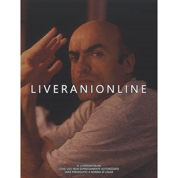 RETROSPETTIVA IVANO MARESCOTTI ATTORE E REGISTA TEATRALE NELLA FOTO IVANO MARESCOTTI IN SALA DI POSA NELL\'ANNO 2000 AG ALDO LIVERANI SAS