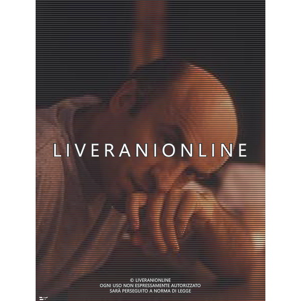 RETROSPETTIVA IVANO MARESCOTTI ATTORE E REGISTA TEATRALE NELLA FOTO IVANO MARESCOTTI IN SALA DI POSA NELL\'ANNO 2000 AG ALDO LIVERANI SAS