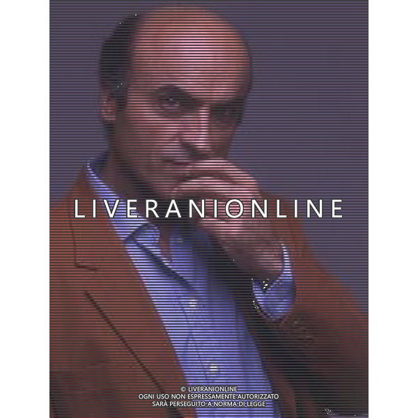 RETROSPETTIVA IVANO MARESCOTTI ATTORE E REGISTA TEATRALE NELLA FOTO IVANO MARESCOTTI IN SALA DI POSA NELL\'ANNO 2000 AG ALDO LIVERANI SAS
