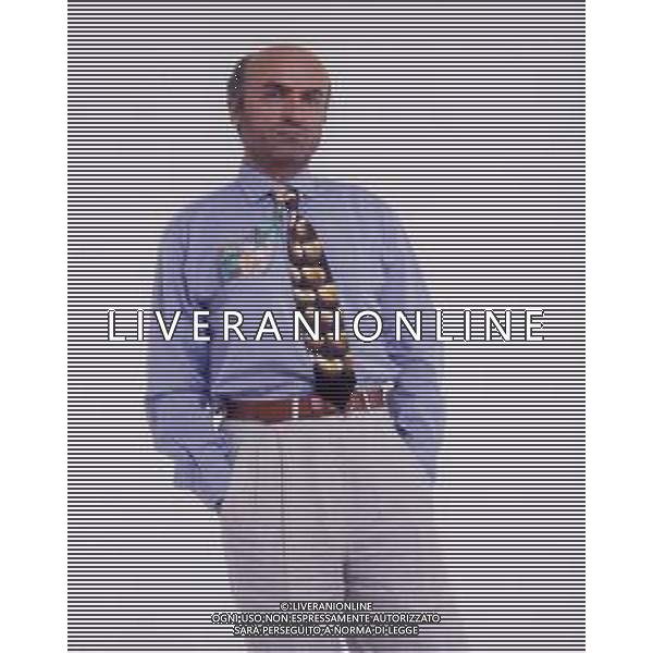 RETROSPETTIVA IVANO MARESCOTTI ATTORE E REGISTA TEATRALE NELLA FOTO IVANO MARESCOTTI IN SALA DI POSA NELL\'ANNO 2000 AG ALDO LIVERANI SAS