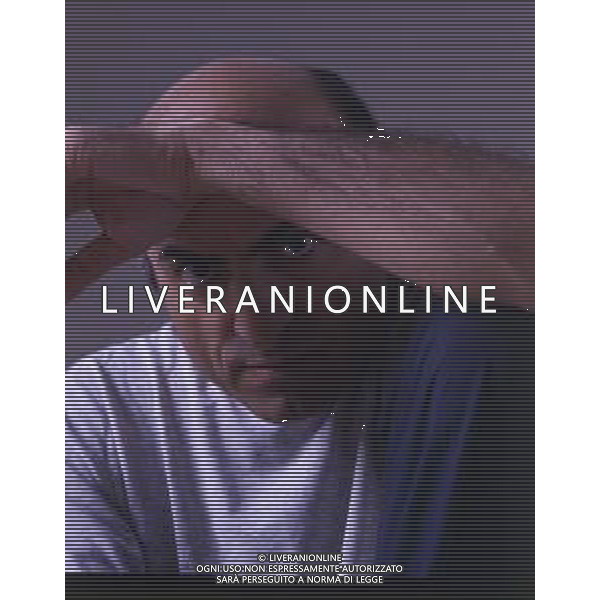 RETROSPETTIVA IVANO MARESCOTTI ATTORE E REGISTA TEATRALE NELLA FOTO IVANO MARESCOTTI IN SALA DI POSA NELL\'ANNO 2000 AG ALDO LIVERANI SAS