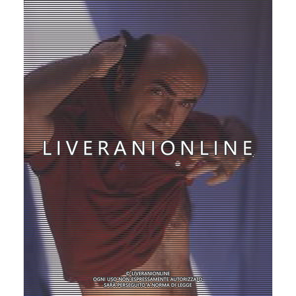 RETROSPETTIVA IVANO MARESCOTTI ATTORE E REGISTA TEATRALE NELLA FOTO IVANO MARESCOTTI IN SALA DI POSA NELL\'ANNO 2000 AG ALDO LIVERANI SAS