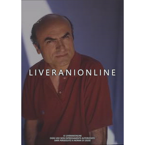 RETROSPETTIVA IVANO MARESCOTTI ATTORE E REGISTA TEATRALE NELLA FOTO IVANO MARESCOTTI IN SALA DI POSA NELL\'ANNO 2000 AG ALDO LIVERANI SAS