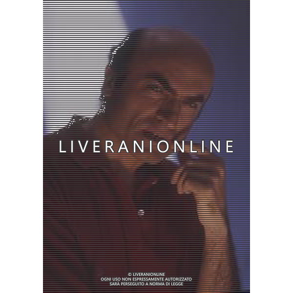 RETROSPETTIVA IVANO MARESCOTTI ATTORE E REGISTA TEATRALE NELLA FOTO IVANO MARESCOTTI IN SALA DI POSA NELL\'ANNO 2000 AG ALDO LIVERANI SAS